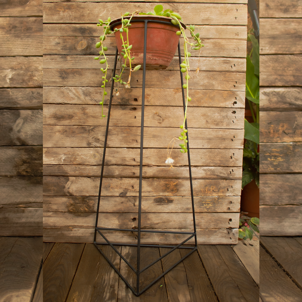 Pedestal metal 65 cms.